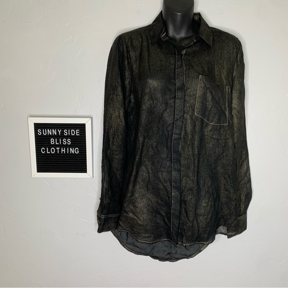 Women’s Black Long-Sleeve Button-Up Shirt